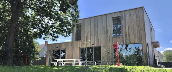Limonadefabriek Flora, moderne ecologische vakantiewoning tot 12 personen in Overmere-Oost Vlaanderen