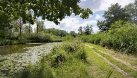 Wandelen langs de Schelde in Nationaal Park Scheldevallei