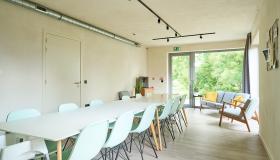 Vergaderzaal in het groen